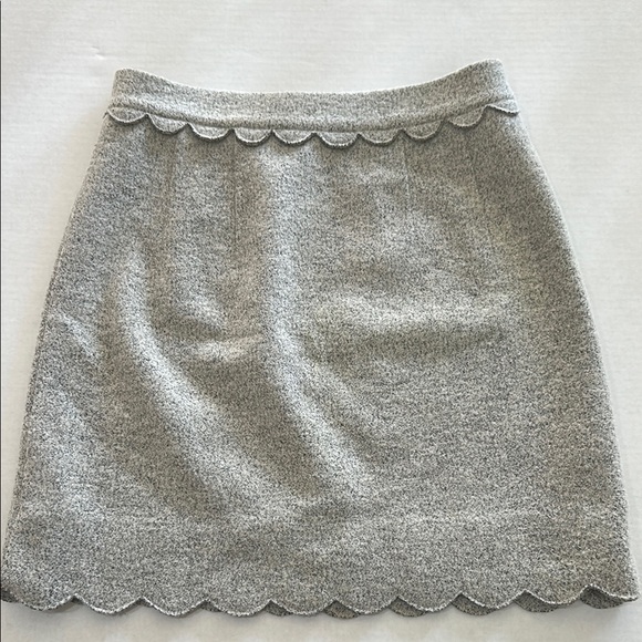 Club Monaco Dresses & Skirts - Club Monaco Gray Scalloped Hem Skirt